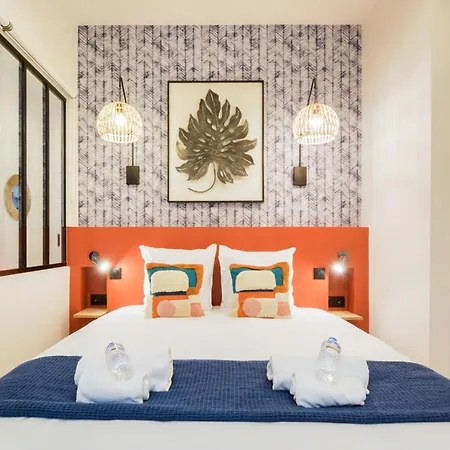 New And Renovated Amazing Flat In Heart Of Apartment