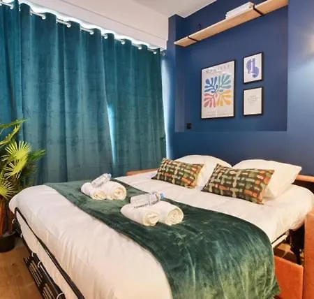 New And Renovated Amazing Flat In Heart Of Appartamento *