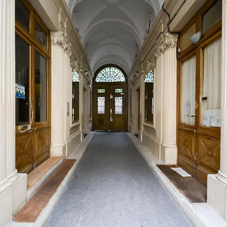 New And Renovated Amazing Flat In Heart Of * Parigi